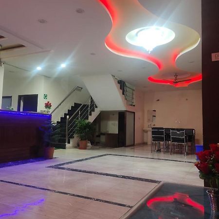 Hotel Kb Square Near Chandigarh Railway Station Exteriör bild