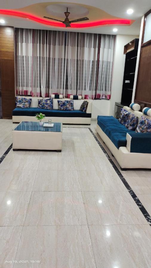 Hotel Kb Square Near Chandigarh Railway Station Exteriör bild