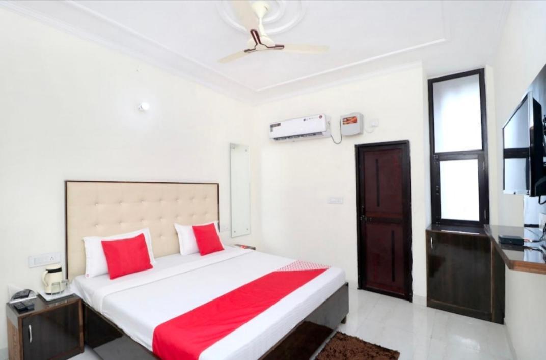 Hotel Kb Square Near Chandigarh Railway Station Exteriör bild