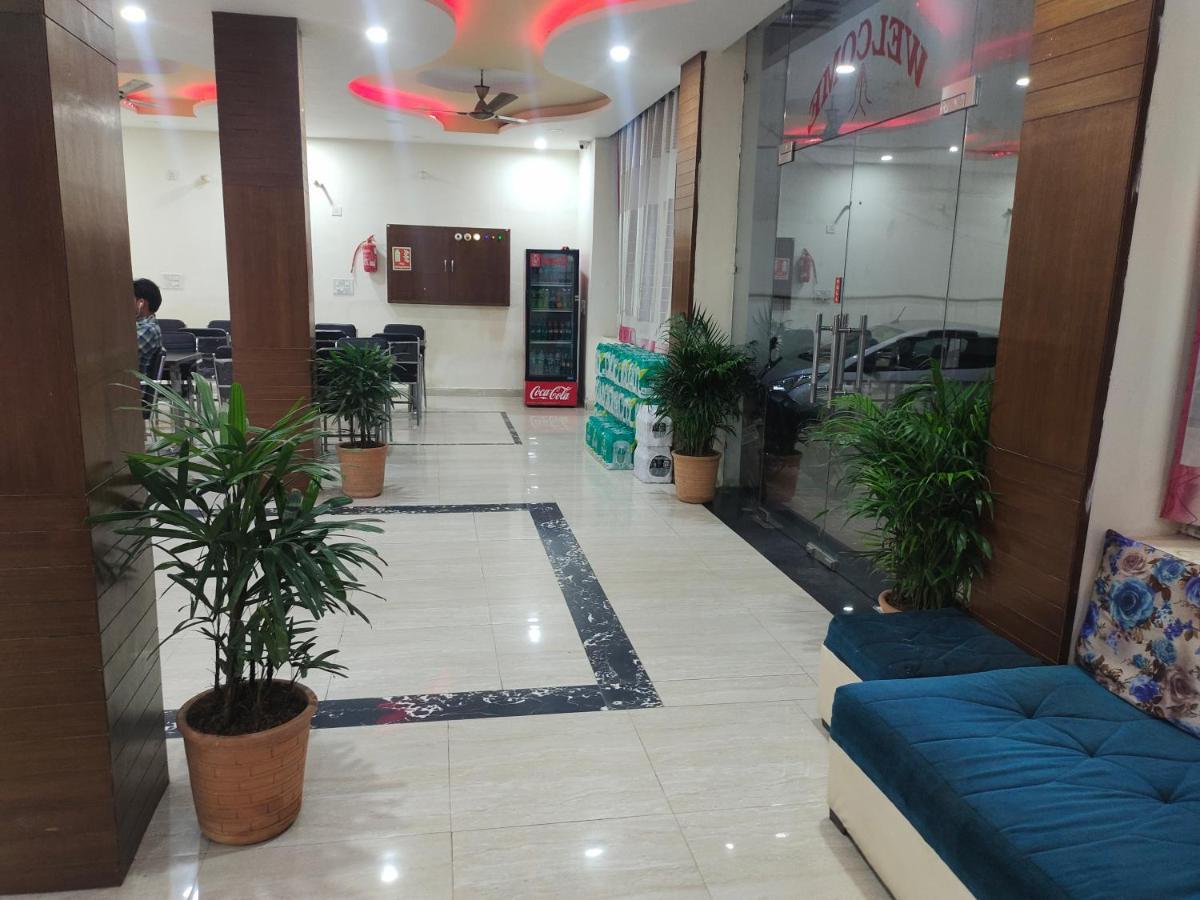 Hotel Kb Square Near Chandigarh Railway Station Exteriör bild