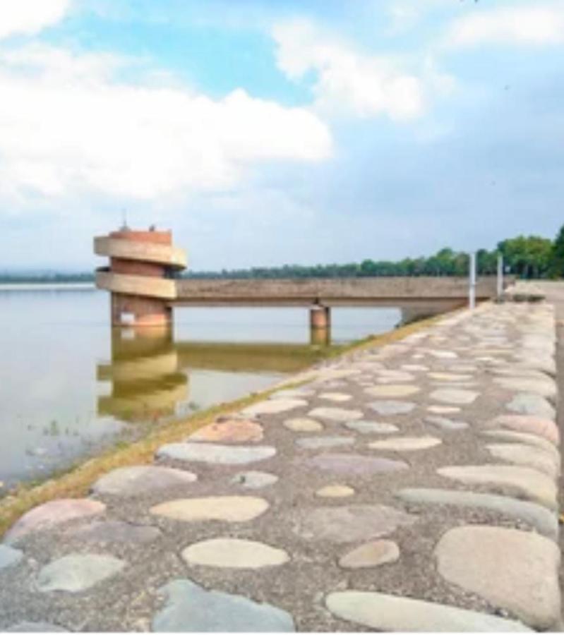 Hotel Kb Square Near Chandigarh Railway Station Exteriör bild