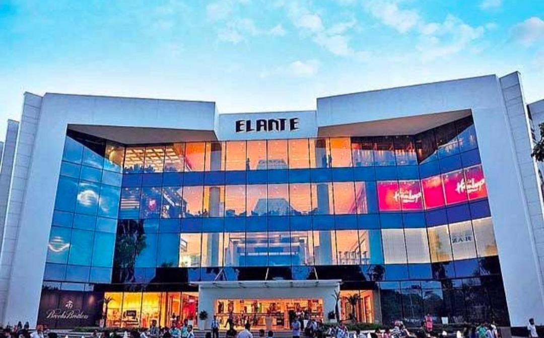 Hotel Kb Square Near Chandigarh Railway Station Exteriör bild