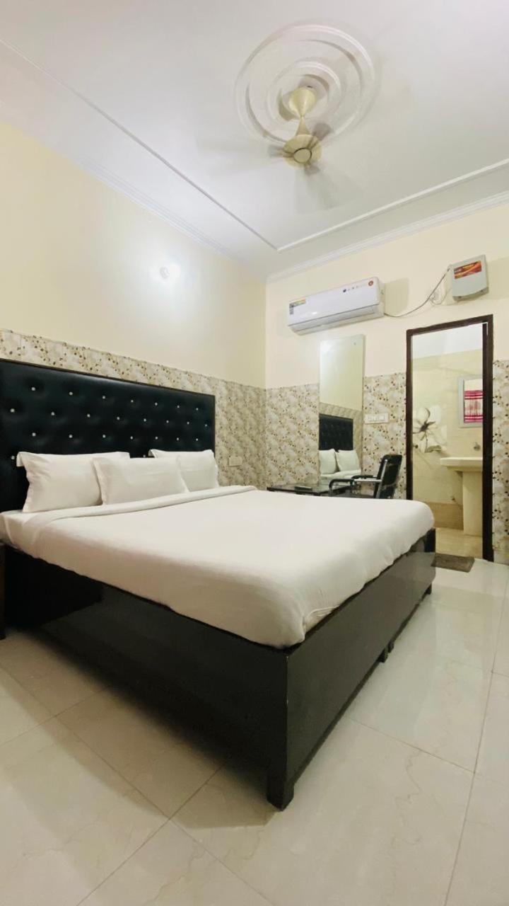 Hotel Kb Square Near Chandigarh Railway Station Exteriör bild