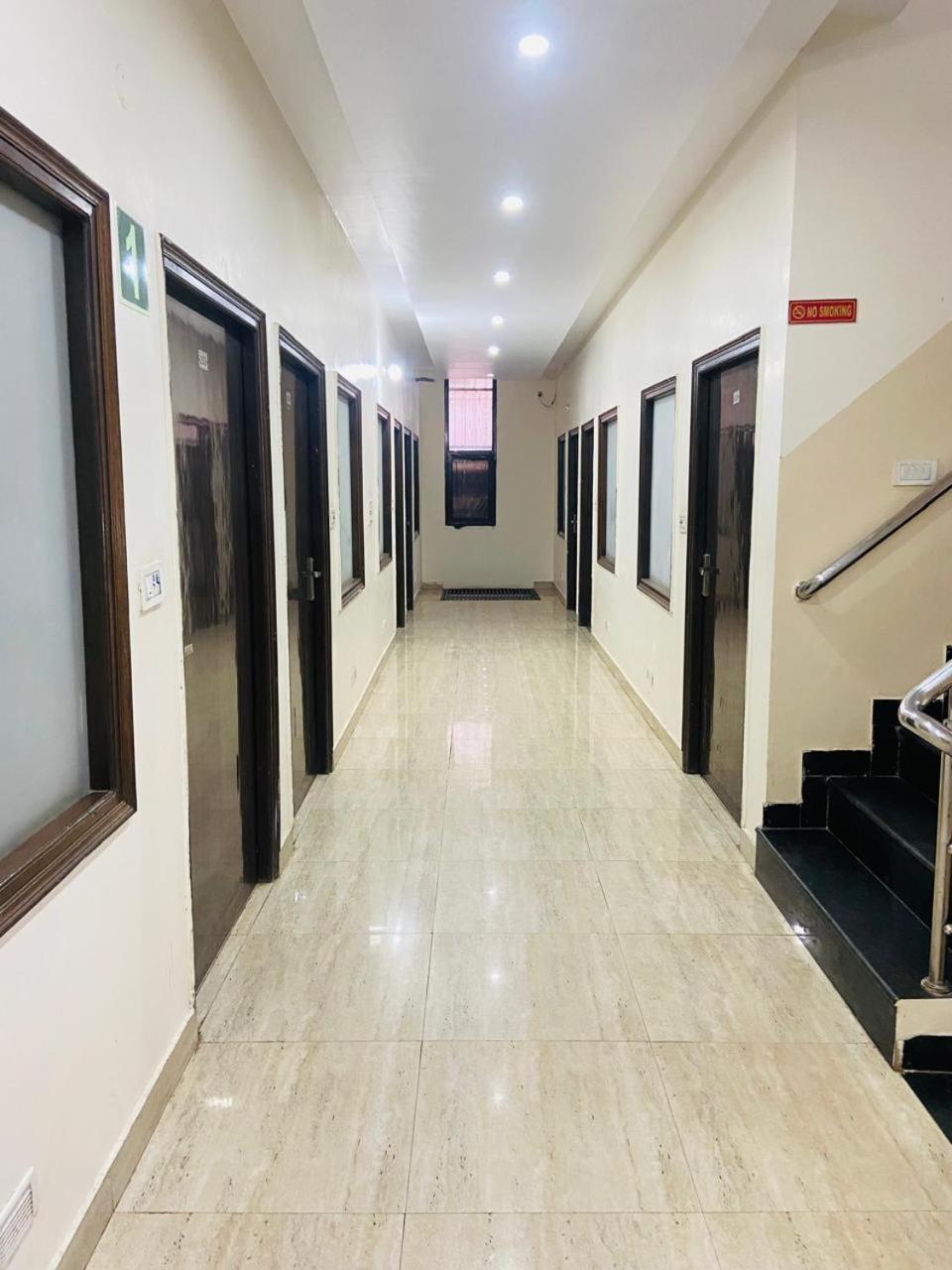 Hotel Kb Square Near Chandigarh Railway Station Exteriör bild