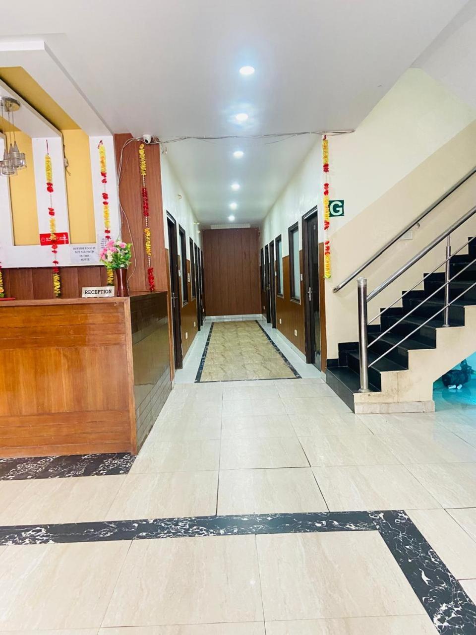 Hotel Kb Square Near Chandigarh Railway Station Exteriör bild