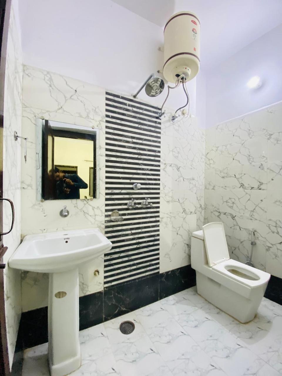 Hotel Kb Square Near Chandigarh Railway Station Exteriör bild